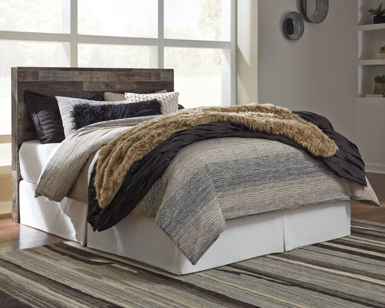 Derekson Queen/Full Panel Headboard Bed with Mirrored Dresser and 2 Nightstands