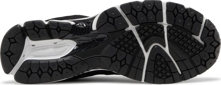 New Balance 2002R 'Black Gunmetal' sneakers, black